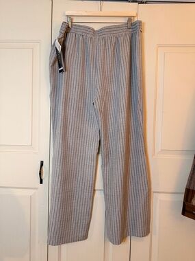 Wide-Leg Pinstripe Pants - Gray